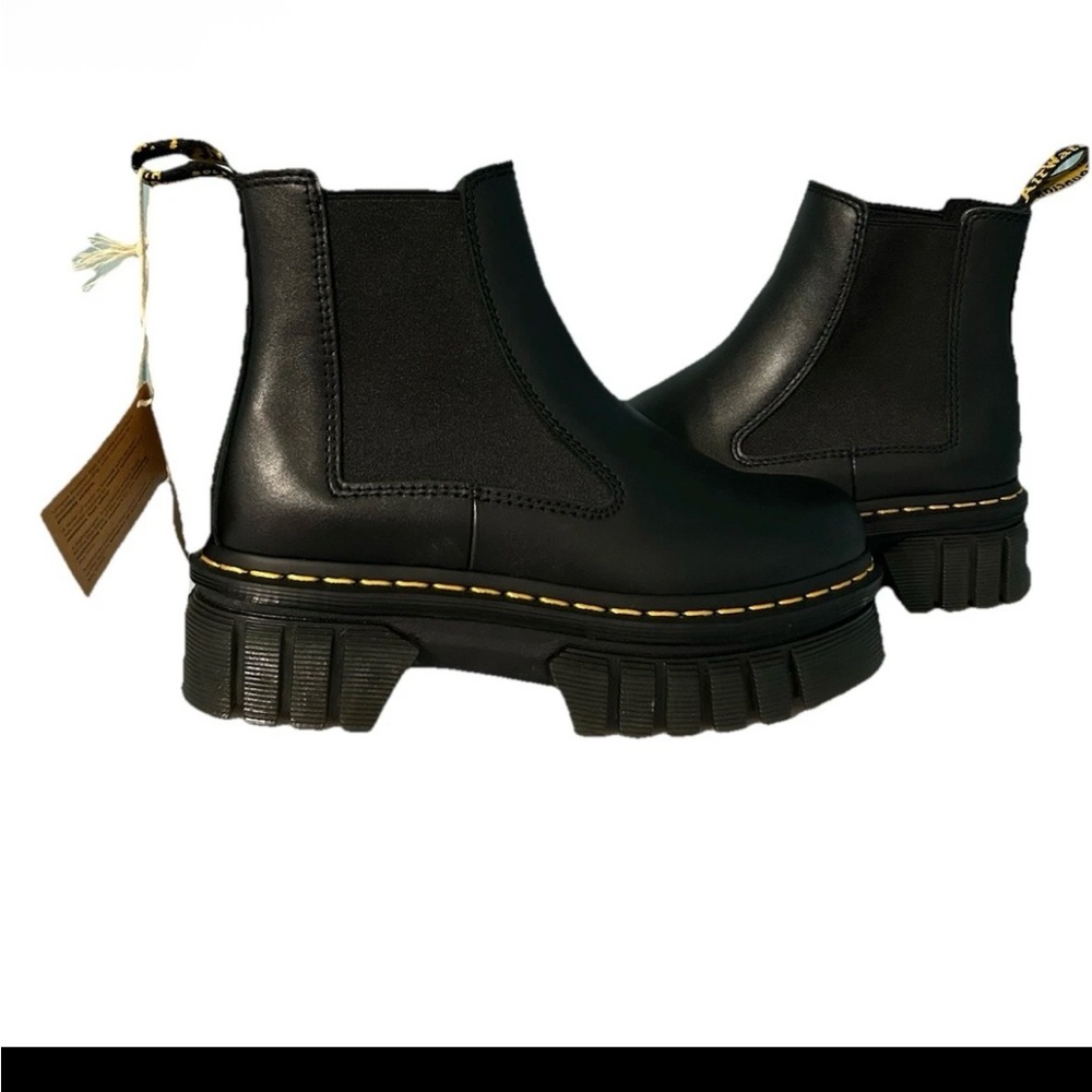 Dr. Martens Audrick Napa Leather Platform Boots Women's Size 7 Black New No Box